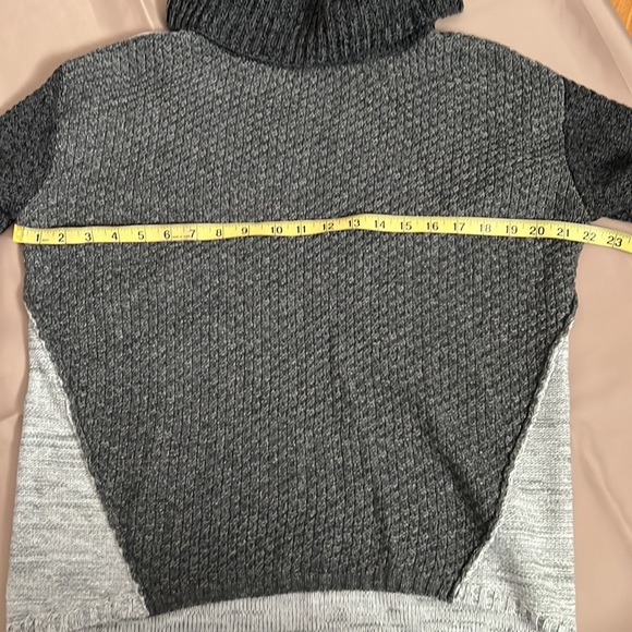 Cowlneck sweater - Picture 4 of 5